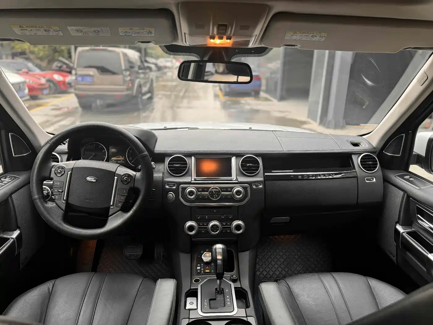 Land Rover Discovery 2013 5.0 V8 SE фото 8