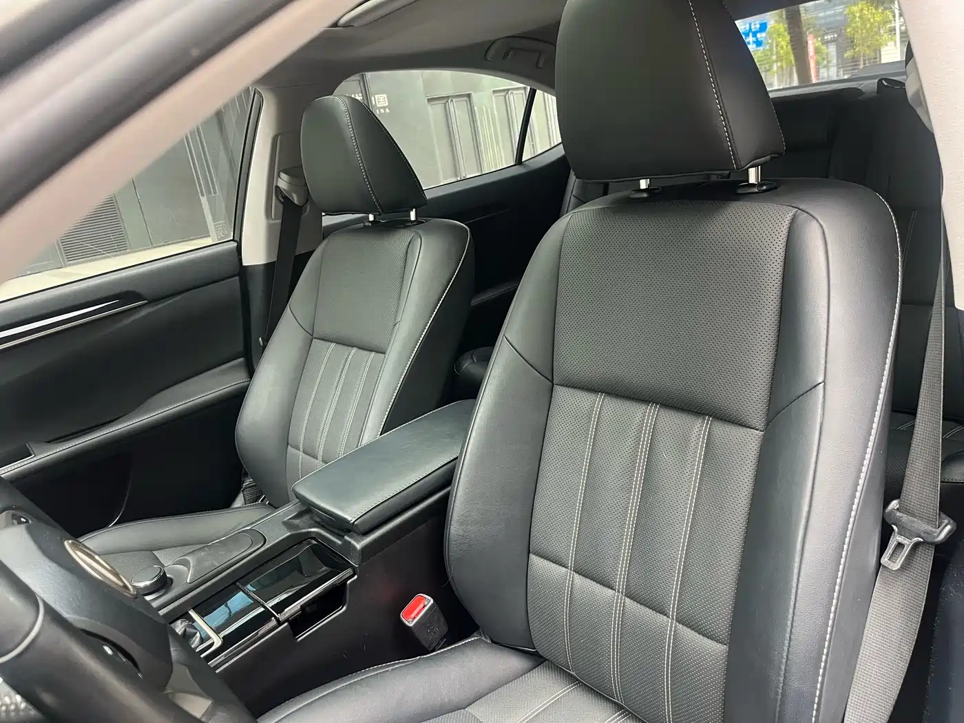 Lexus ES 2015 200 Elite Edition фото 12
