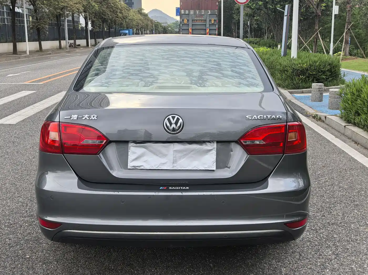 Volkswagen Sagitar 2014 Facelift 1.6L Automatic Comfort фото 4