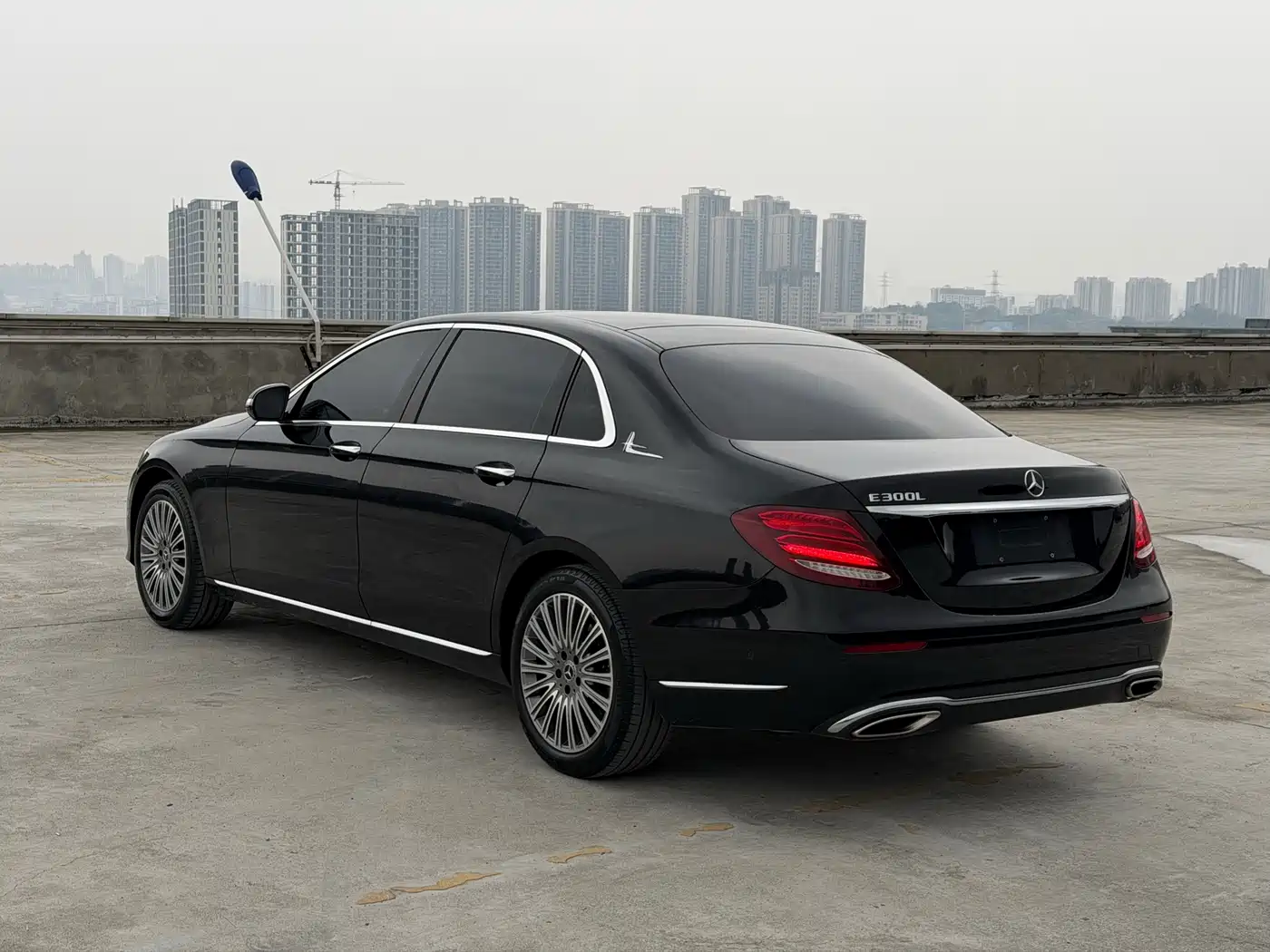 Mercedes-Benz E-Class 2020 E 300 L Luxury Model фото 7