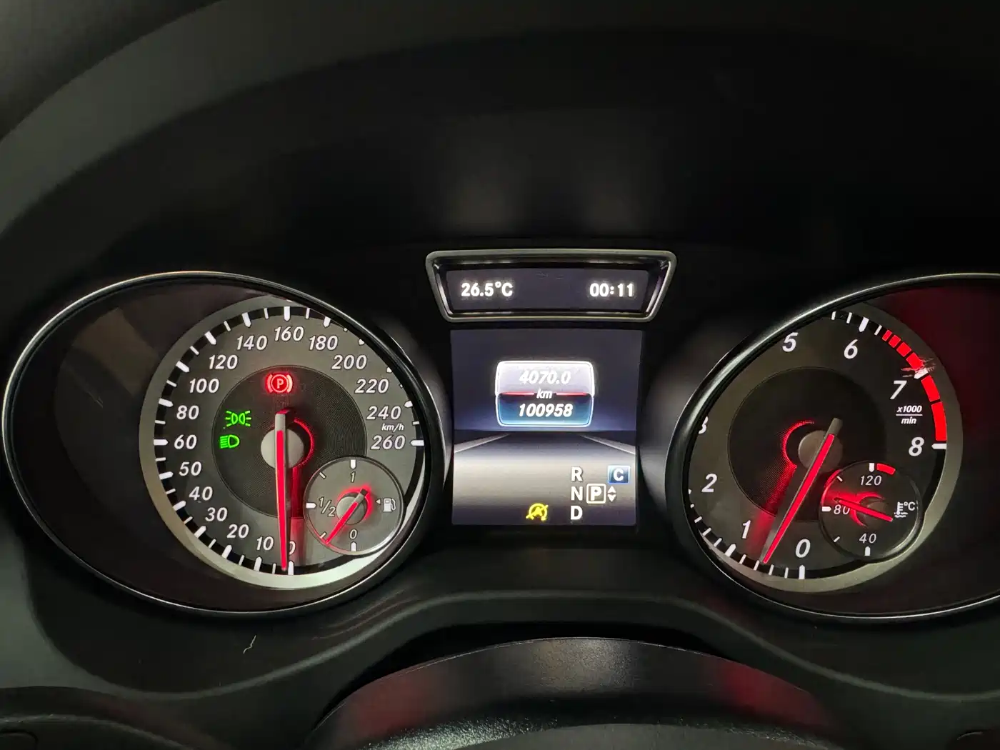 Mercedes-Benz GLA 2016 GLA 220 4MATIC Fashion фото 4