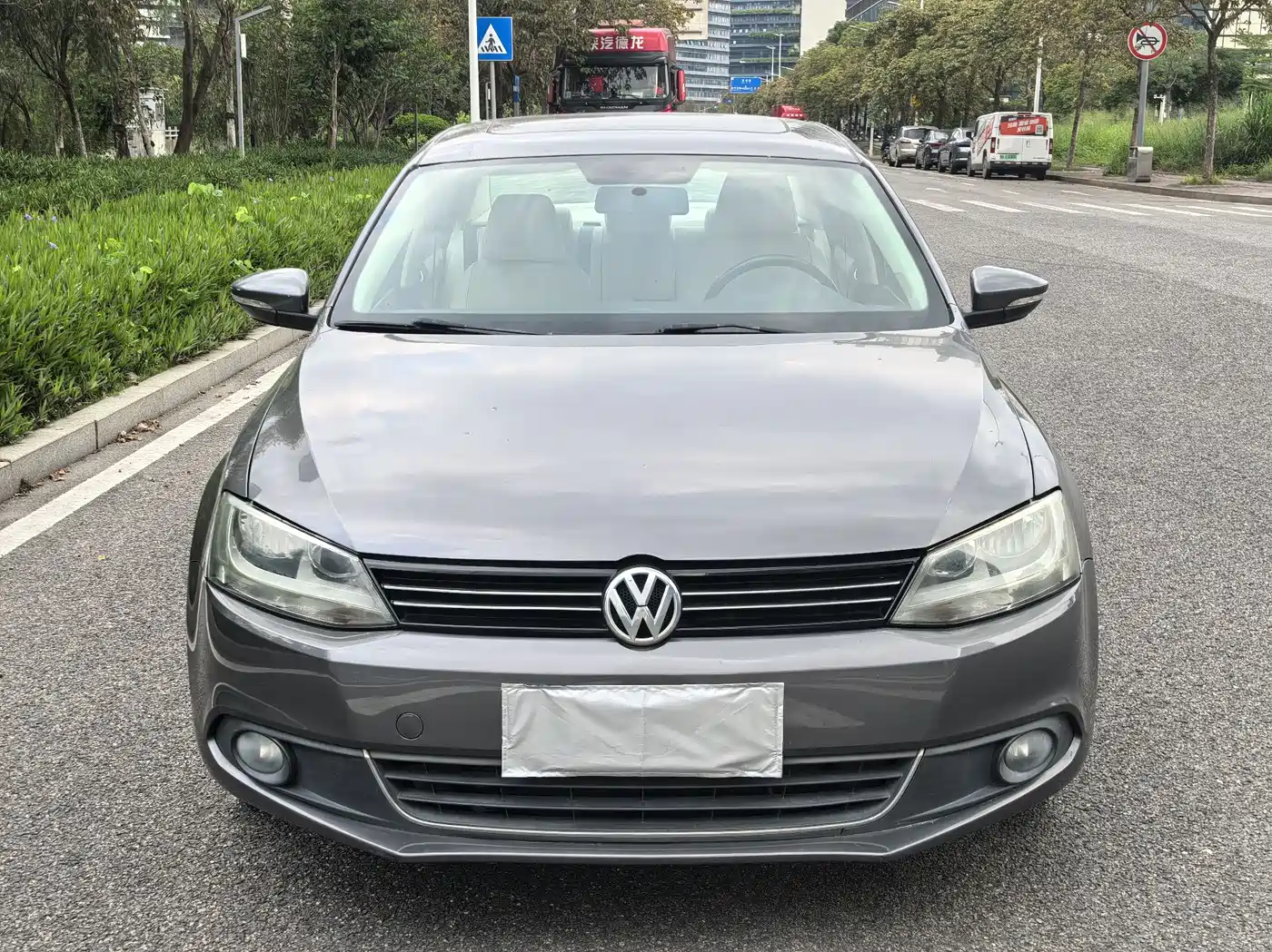 Volkswagen Sagitar 2014 Facelift 1.6L Automatic Comfort фото 3