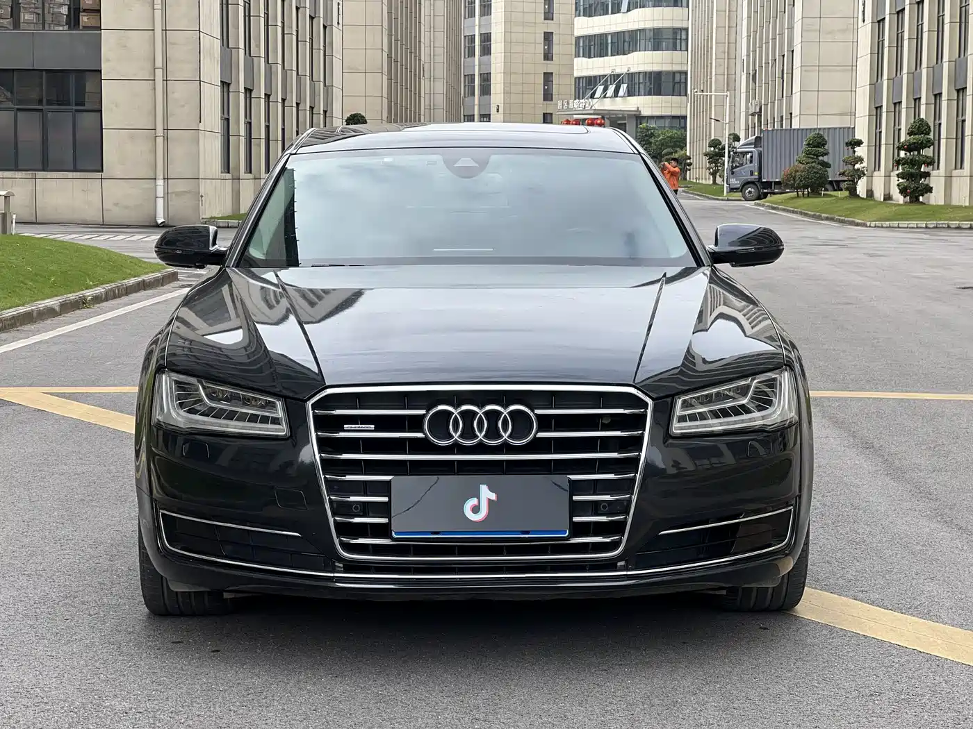 Audi A8 2014 A8L 45 TFSI quattro Luxury фото 2