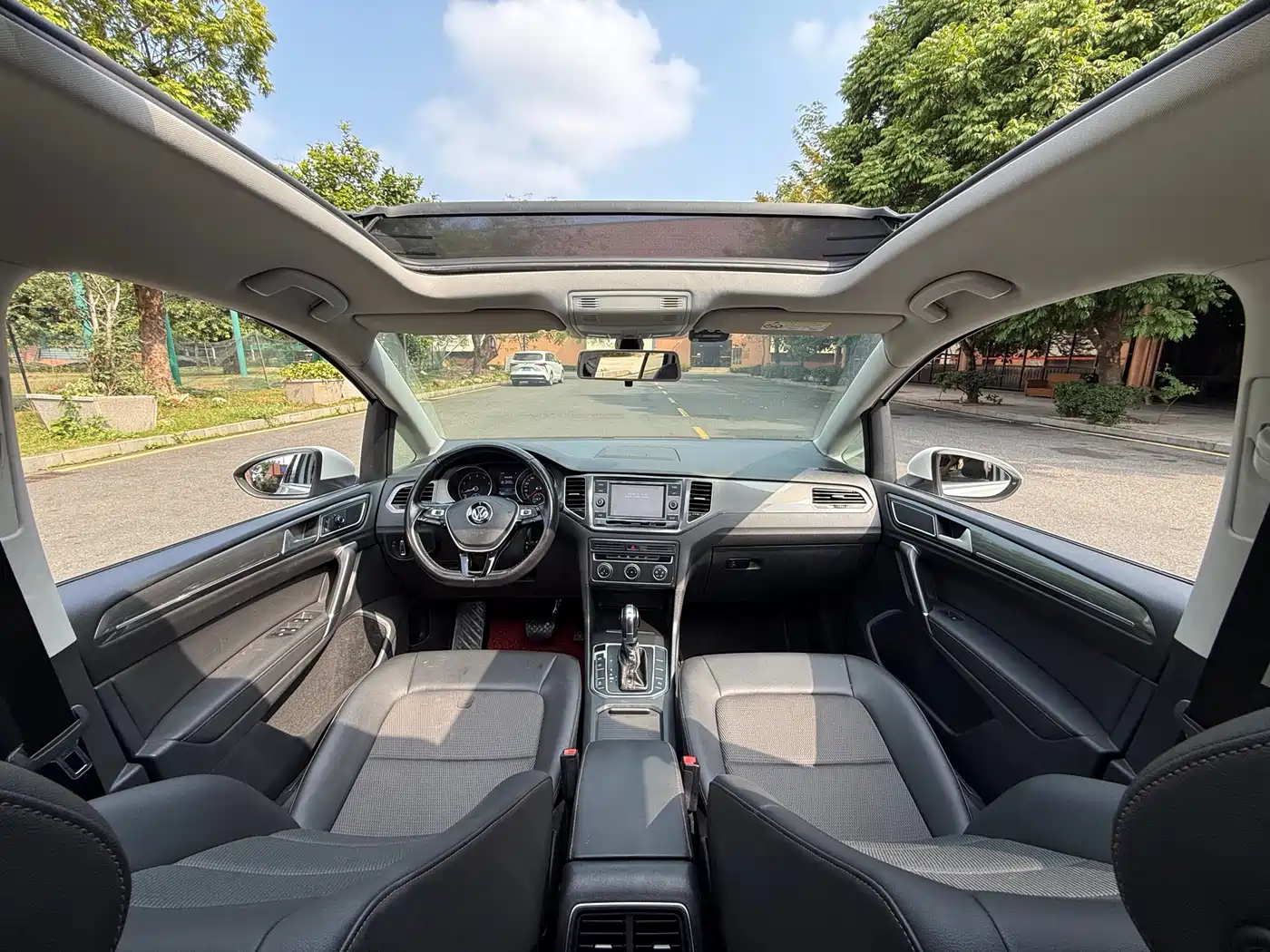 Volkswagen Golf Sportsvan 2018 230TSI Automatic Progressive фото 11