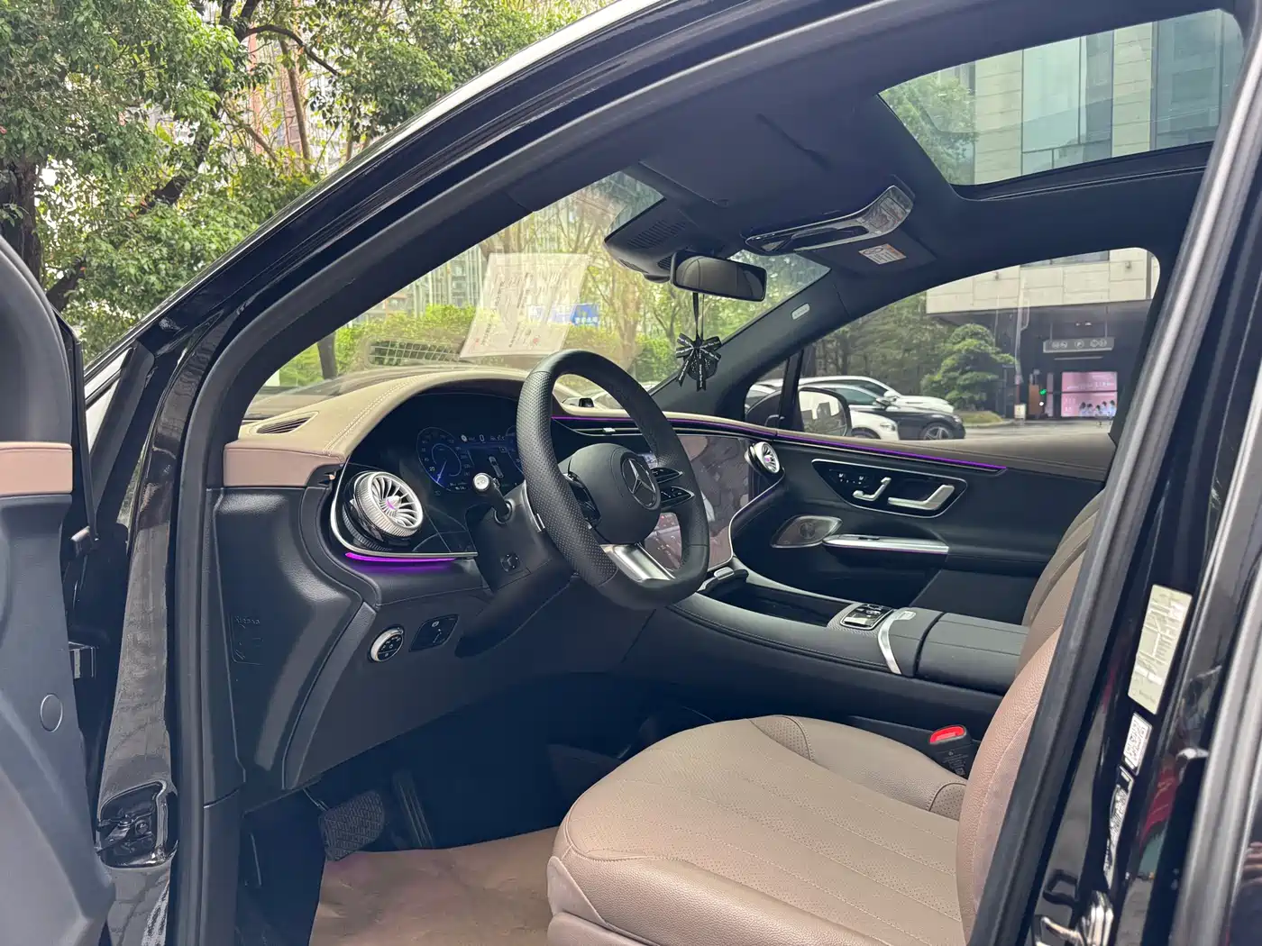 MERCEDES-BENZ EQE SUV