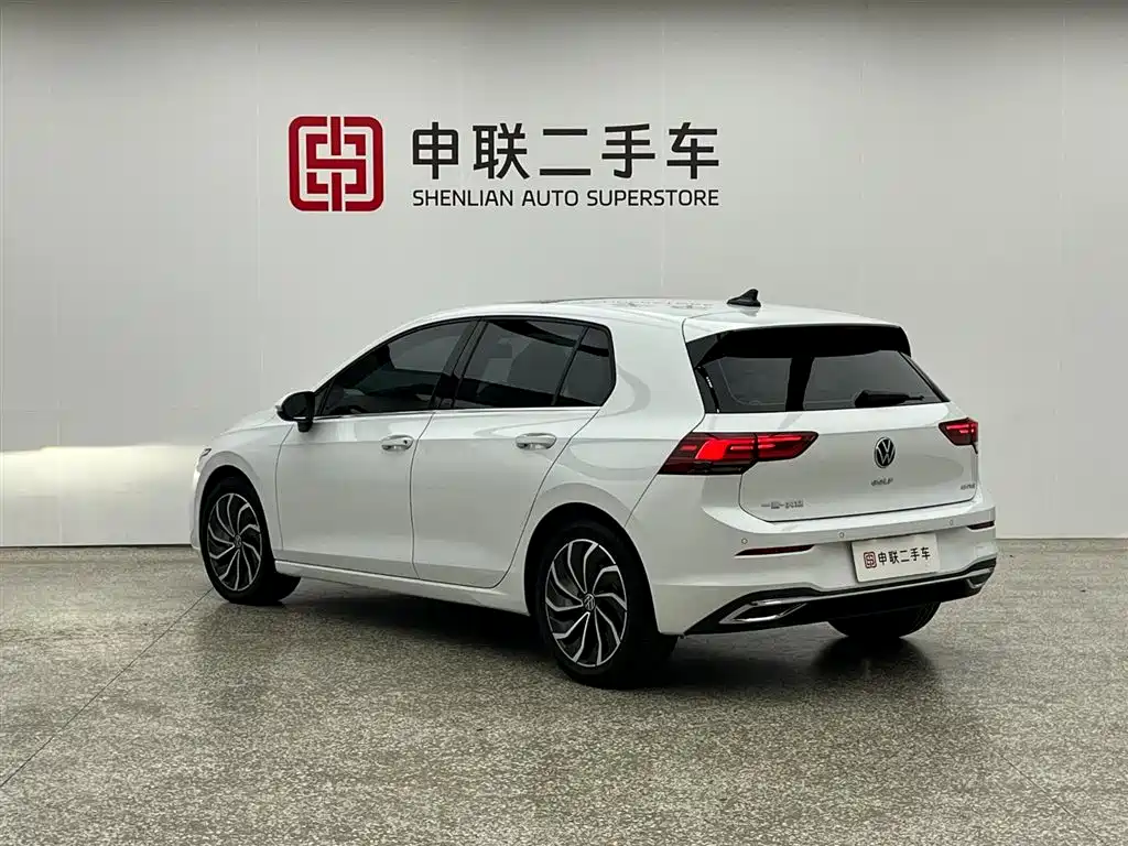 Volkswagen Golf 2023 280TSI DSG Pro фото 2
