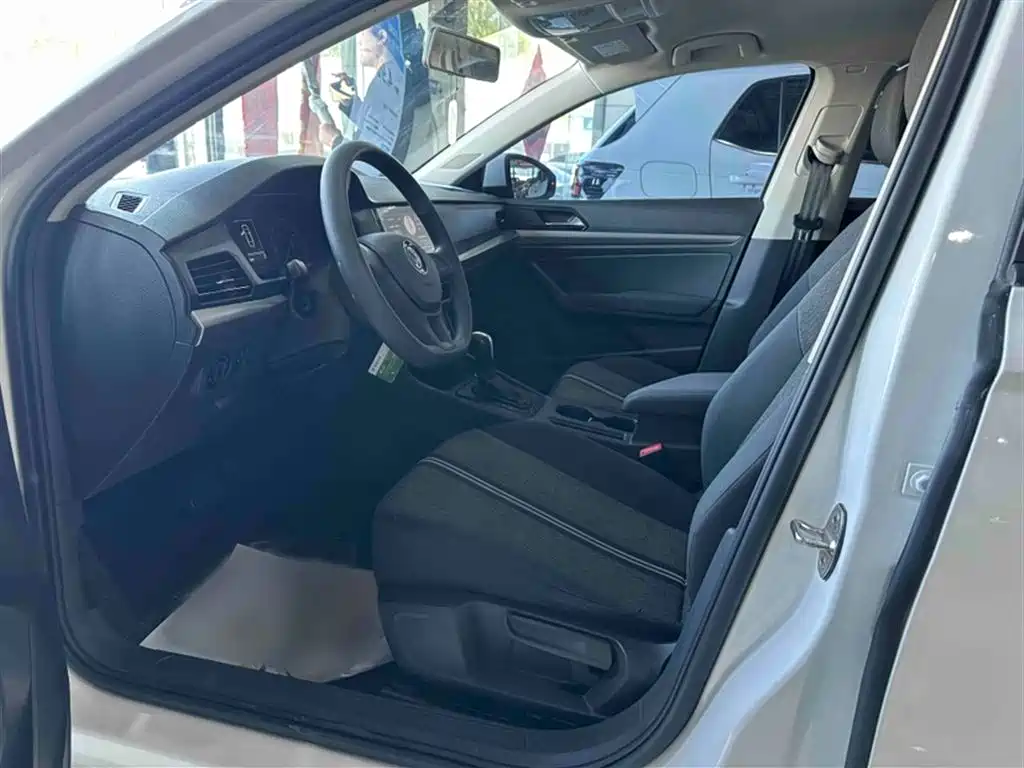 Volkswagen Lavida 2018 1.5L Auto Trend Edition China V фото 13