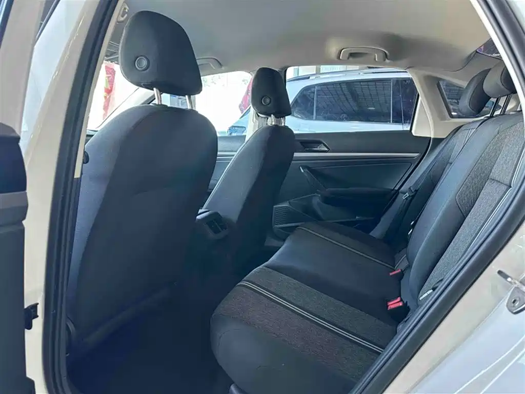 Volkswagen Lavida 2018 1.5L Auto Trend Edition China V фото 14
