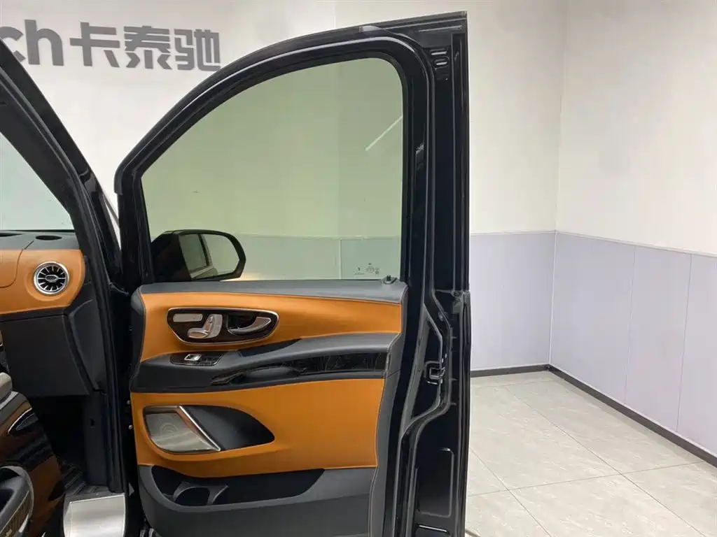 Mercedes-Benz Vito 2023 2.0T Business 7-Seater фото 28