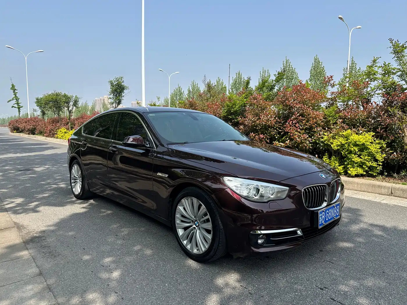 BMW 5 Series GT 2014 528i Luxury фото 3