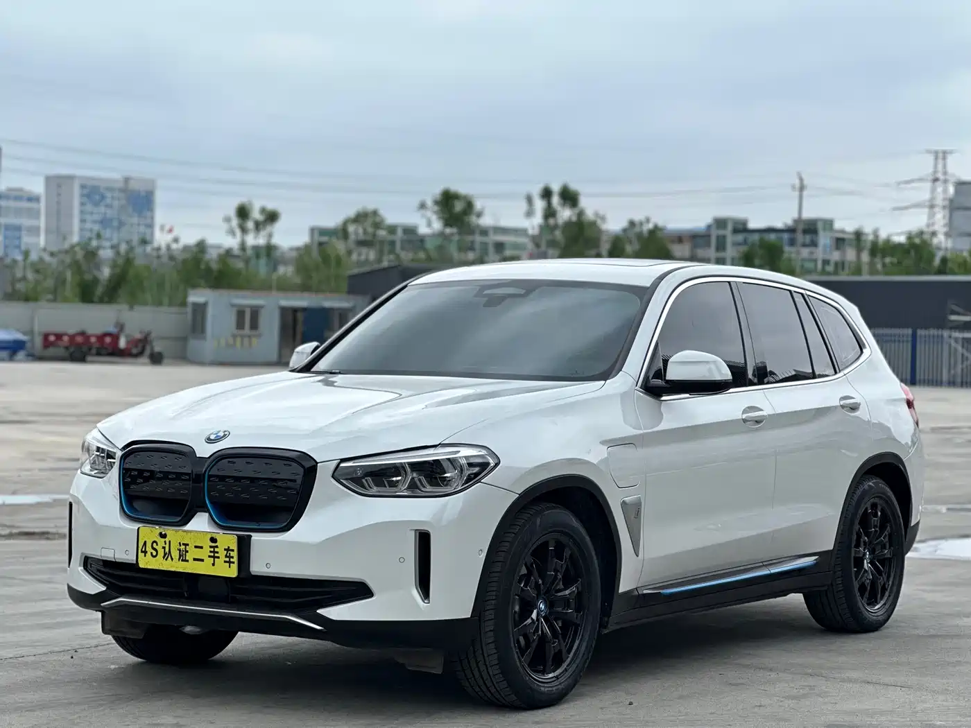 BMW iX3 2021 Leading