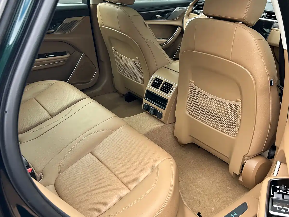 Jaguar XFL 2025 2025 2.0T P250 FWD Luxury Edition