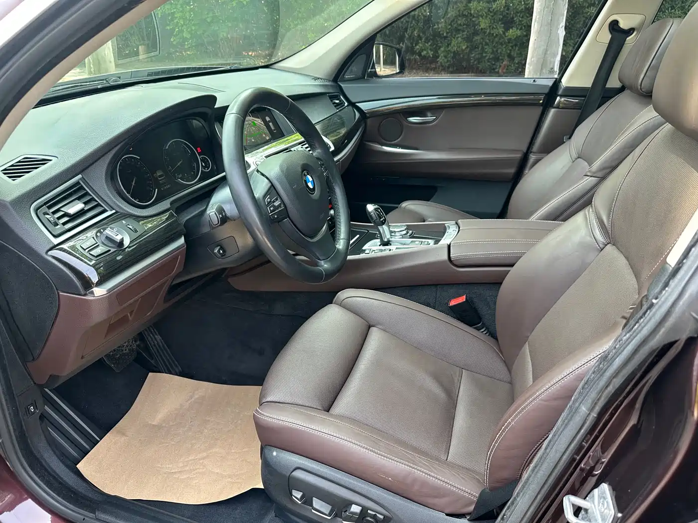 BMW 5 Series GT 2014 528i Luxury фото 7