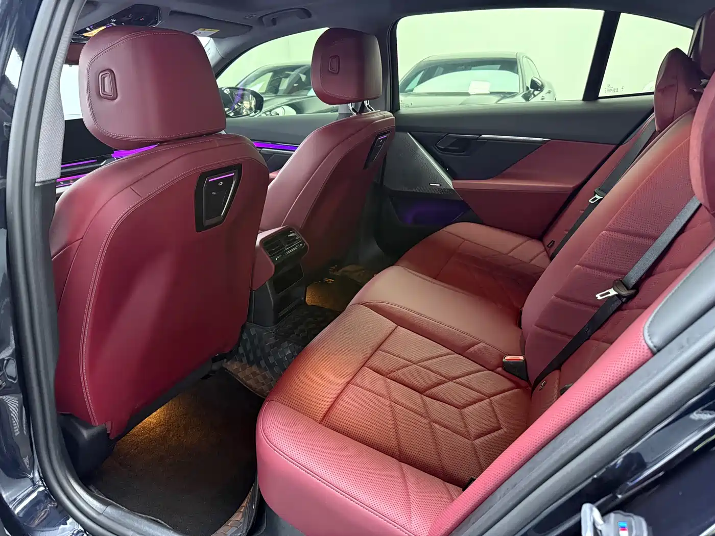 BMW 5 Series 2026 530Li Leading Luxury Package фото 11