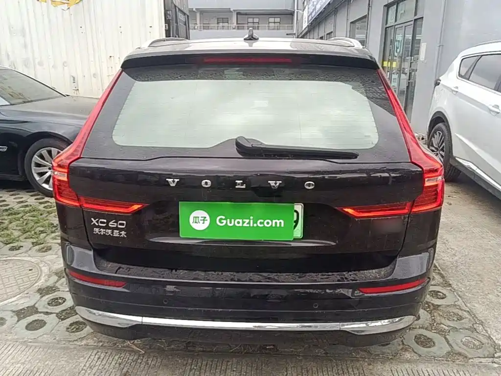Photo 6 - Volvo XC60 Plug-in Hybrid