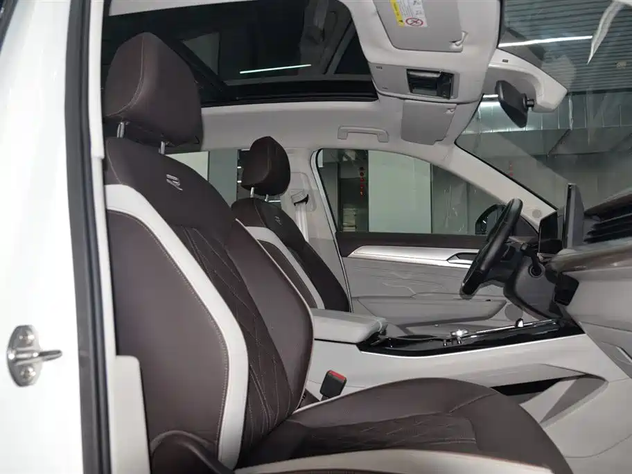 Volkswagen Talagon 2023 380TSI 4WD R-Line Touring Edition фото 23