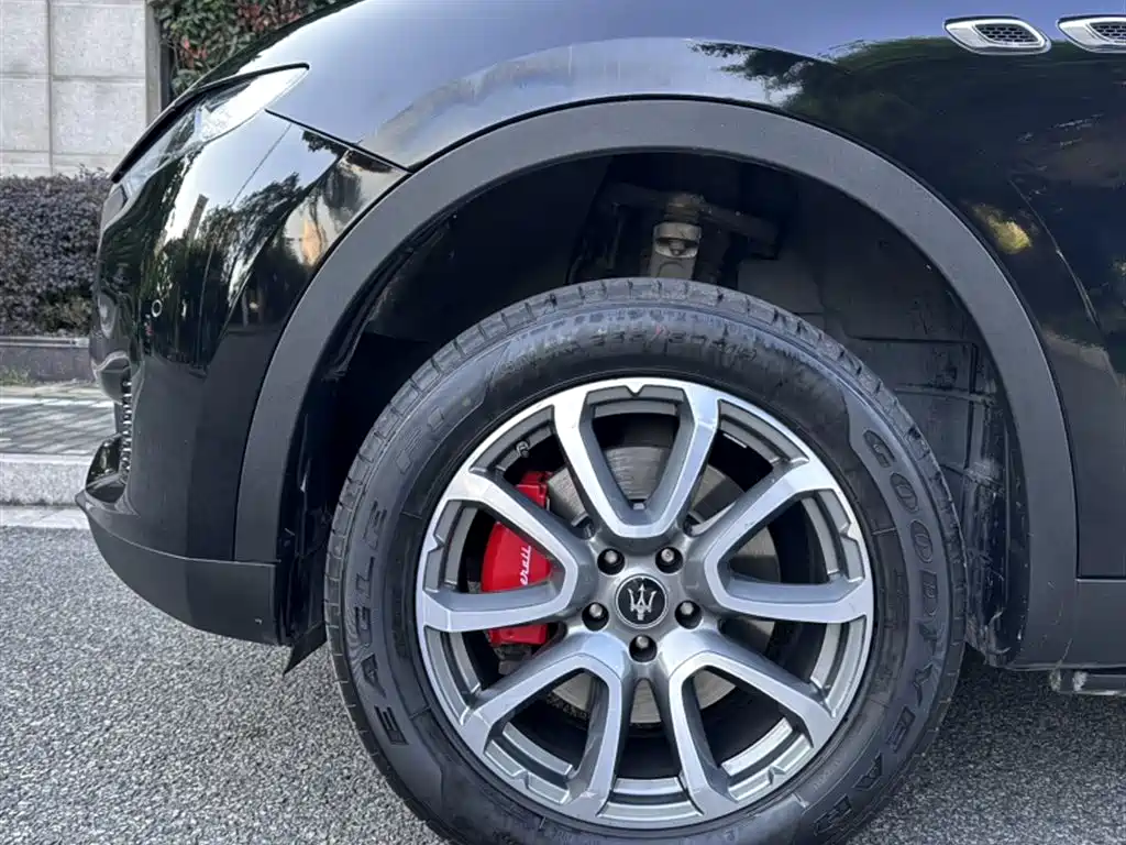 MASERATI LEVANTE