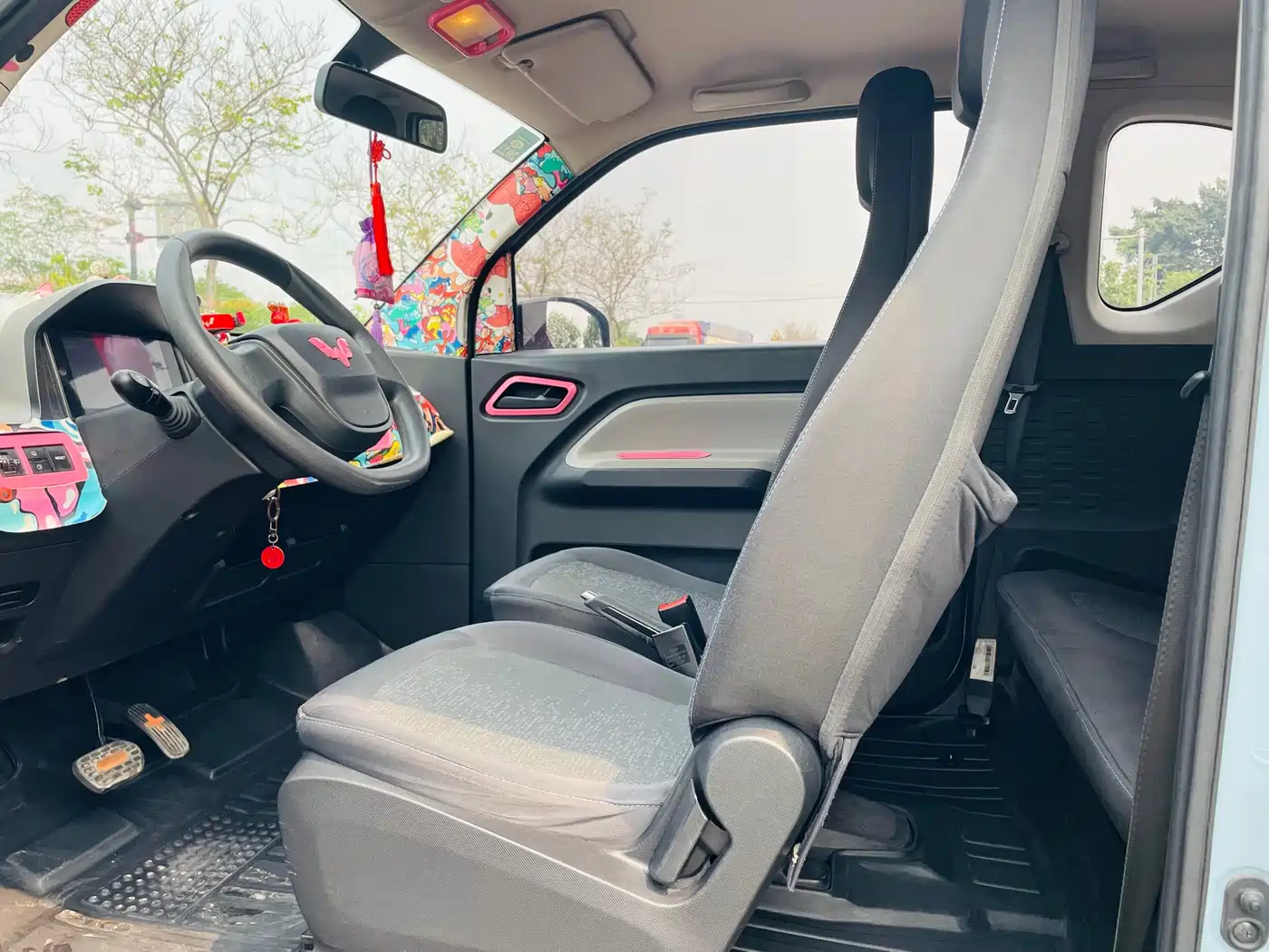 WULING AUTOMOBILE HONGGUANG MINIEV