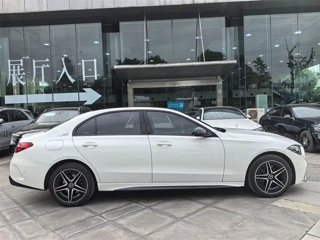 Mercedes-Benz C-Class 2023 C 260 L Night Edition Sport фото 4