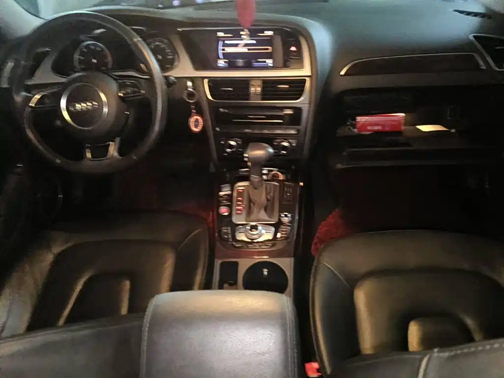 Фото 11 - Audi A4L