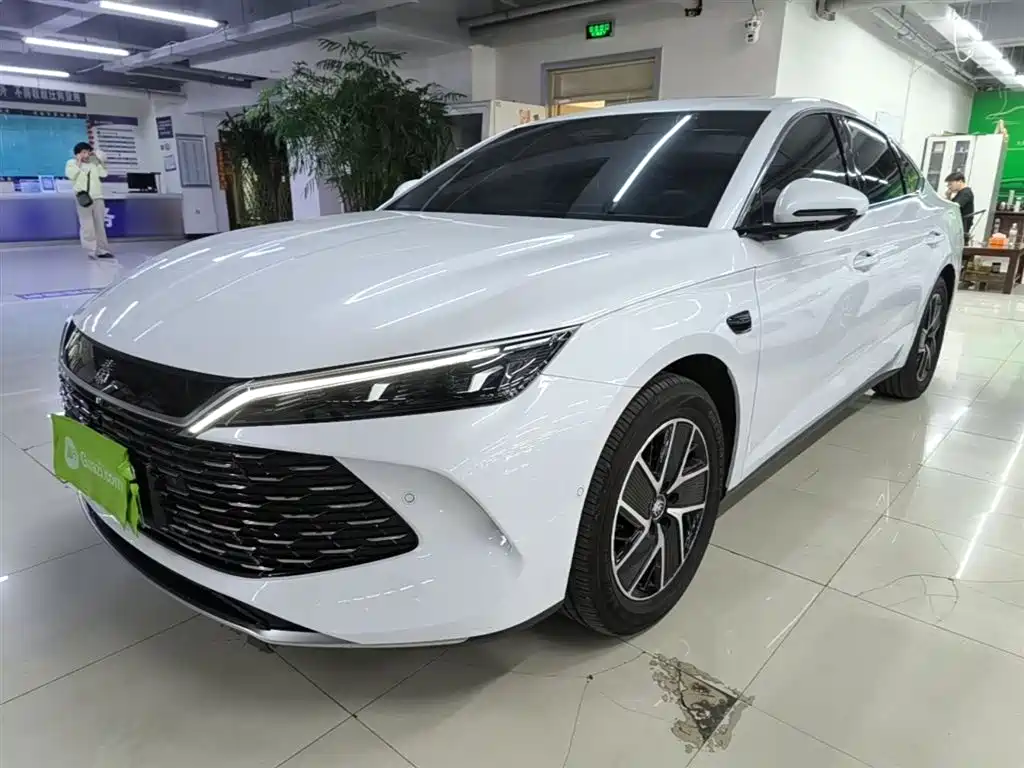 BYD Qin L 2025 DM-i Smart Drive Edition 120KM Leading