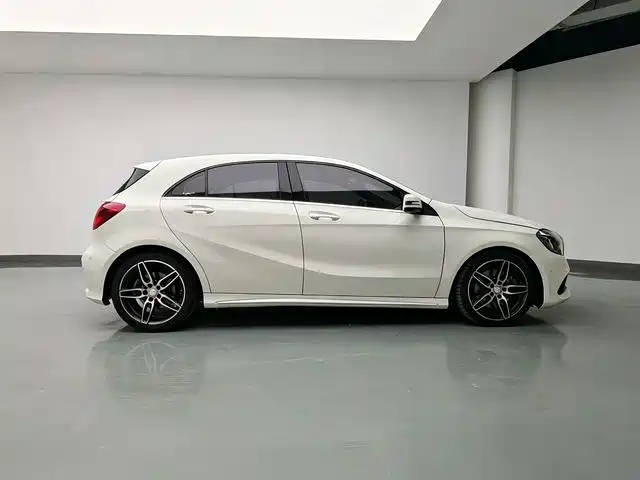 Mercedes-Benz A-Class (Import) 2016 A 260 Sport фото 17