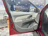 Фото 8 - Chevrolet Cruze