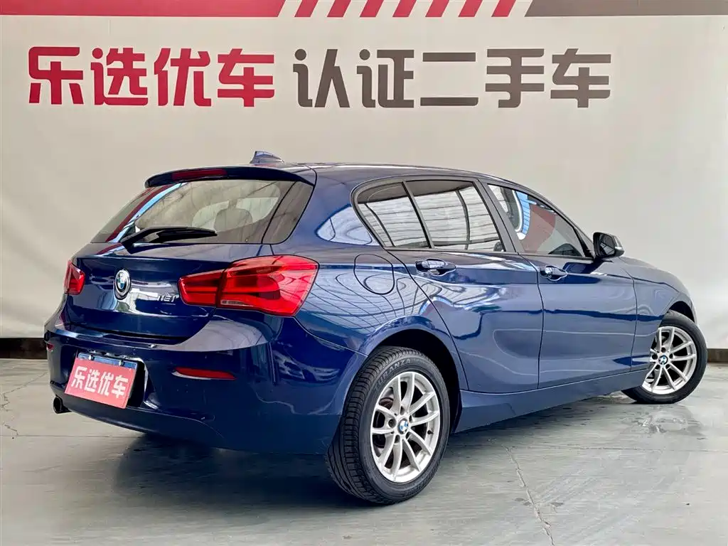 BMW 1 Series (Import) 2018 118i Leading фото 5