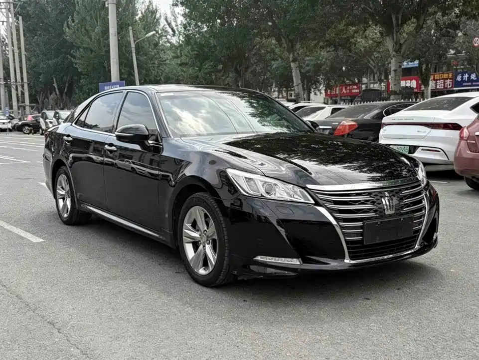 Toyota Crown 2015 2.0T Fashion фото 3