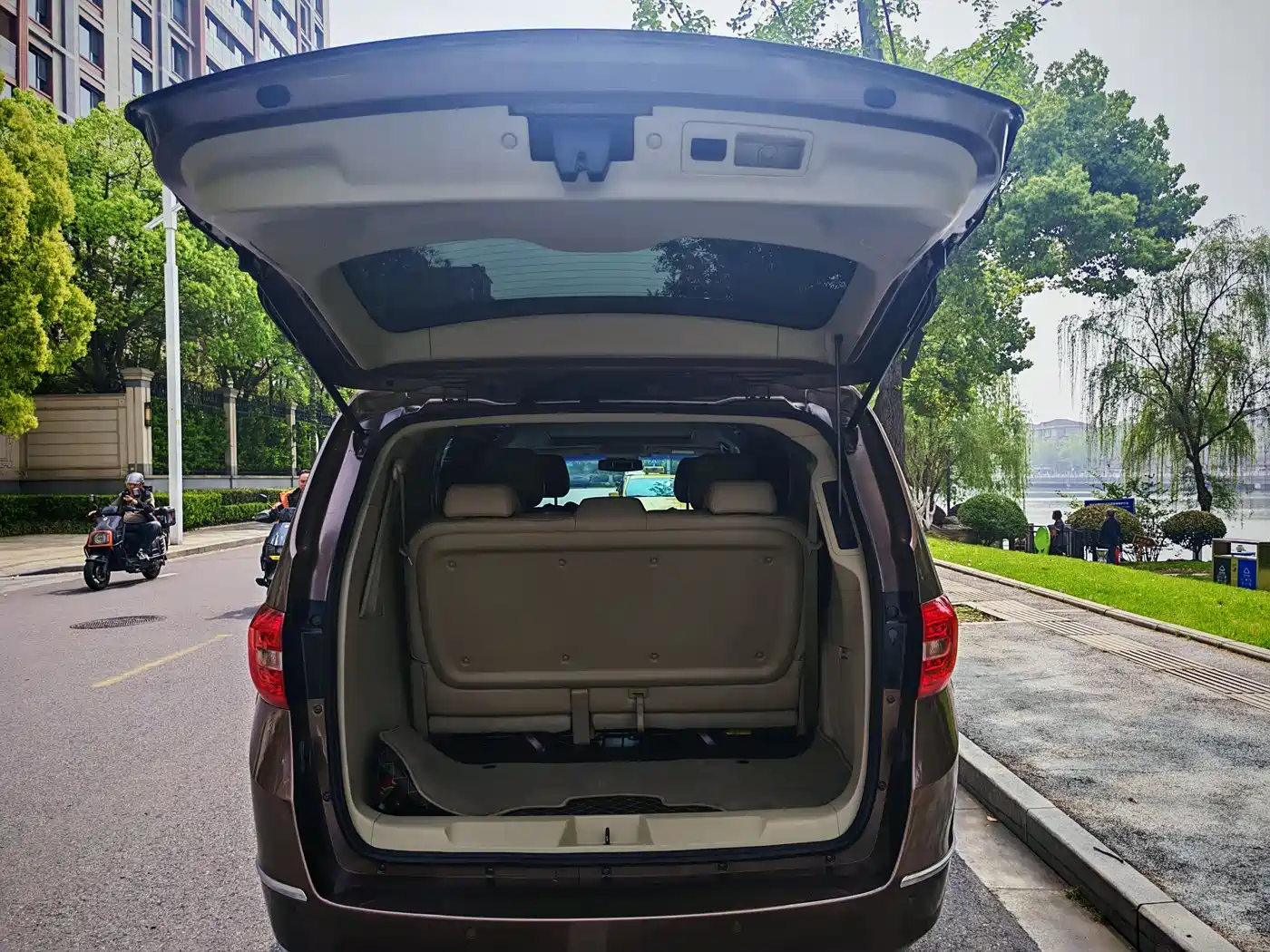 Buick GL8 2018 28T Premium Model China VI фото 17