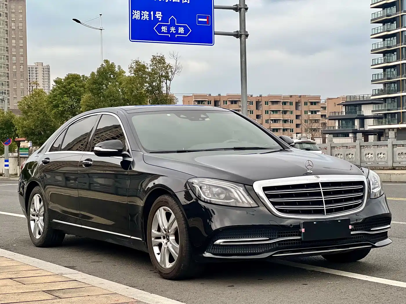 Mercedes-Benz S-Class 2019 S 350 L Premium Ultimate Edition фото 3
