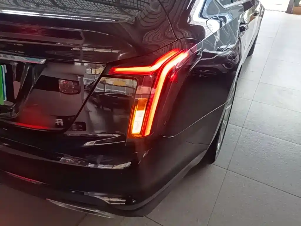 Фото 8 - Cadillac CT5