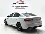 Фото 4 - Škoda Octavia