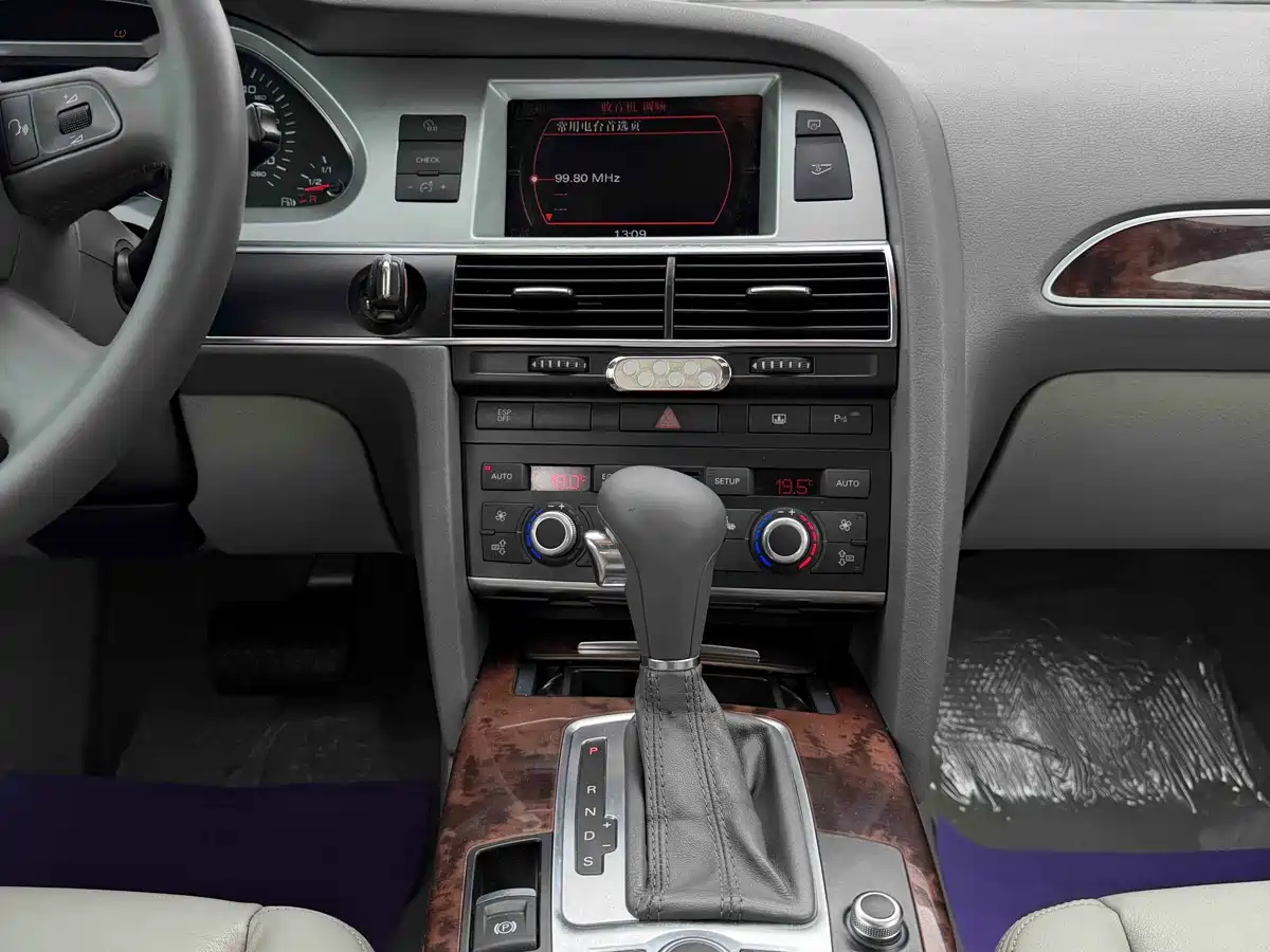 Audi A6L 2009 2.4L Comfort фото 7