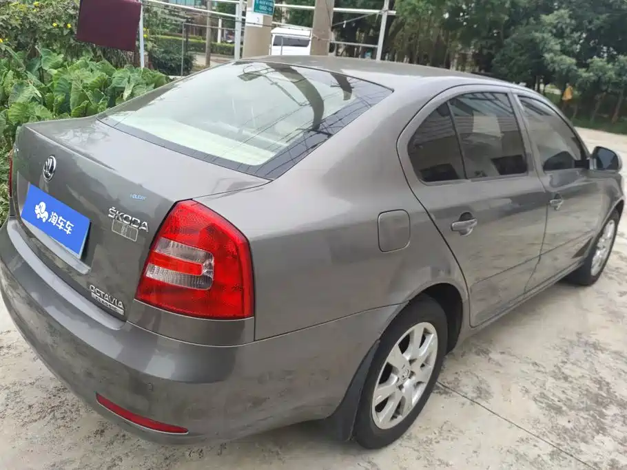 Фото 3 - Škoda Octavia