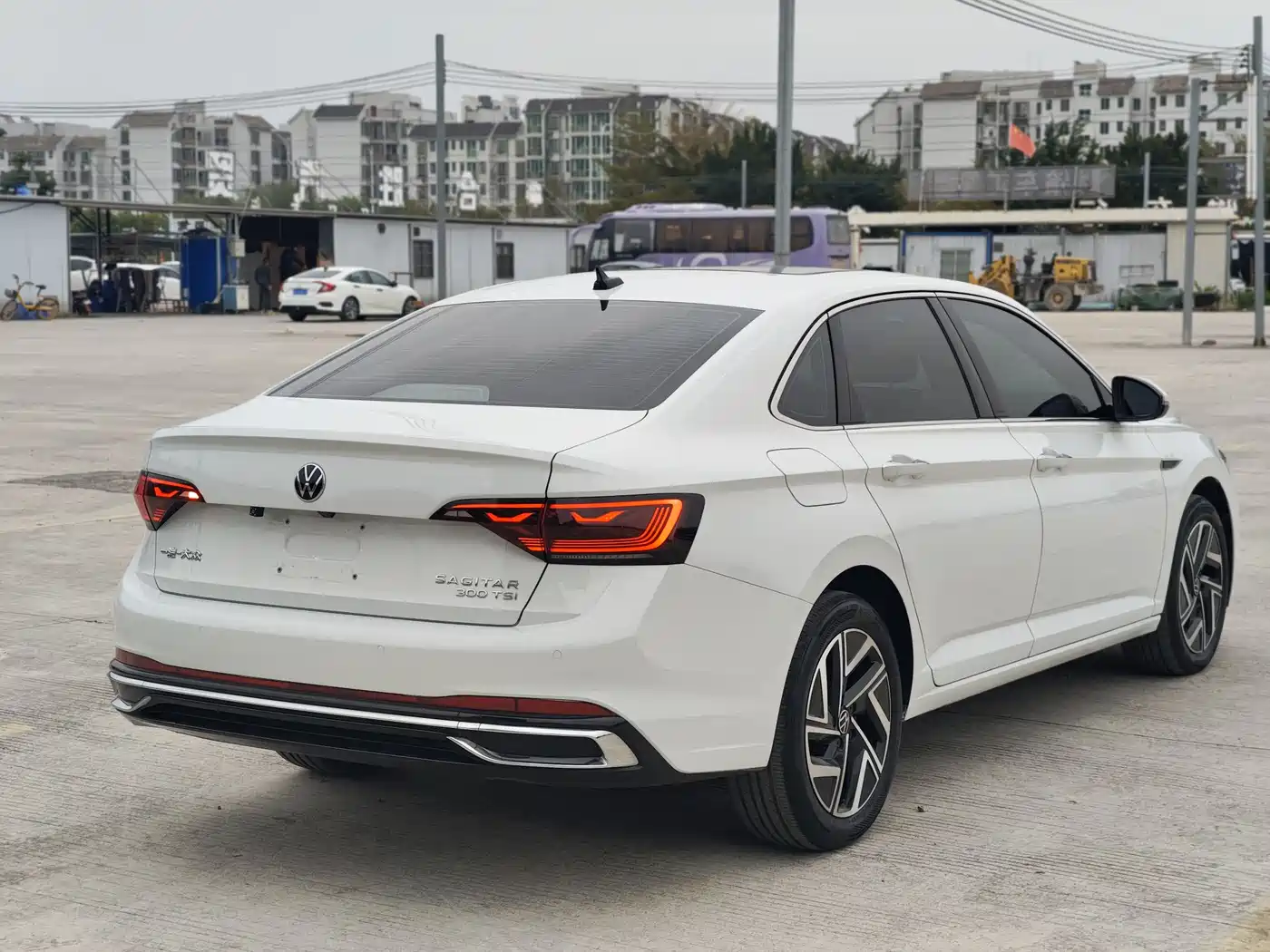 Volkswagen Sagitar 2023 300TSI DSG Surpassing Edition фото 10