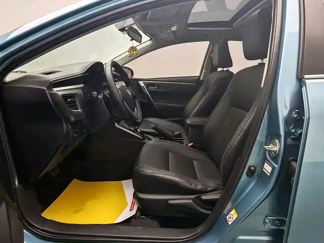 Toyota Corolla 2016 Dual Hybrid 1.8L E-CVT Elite Edition фото 7