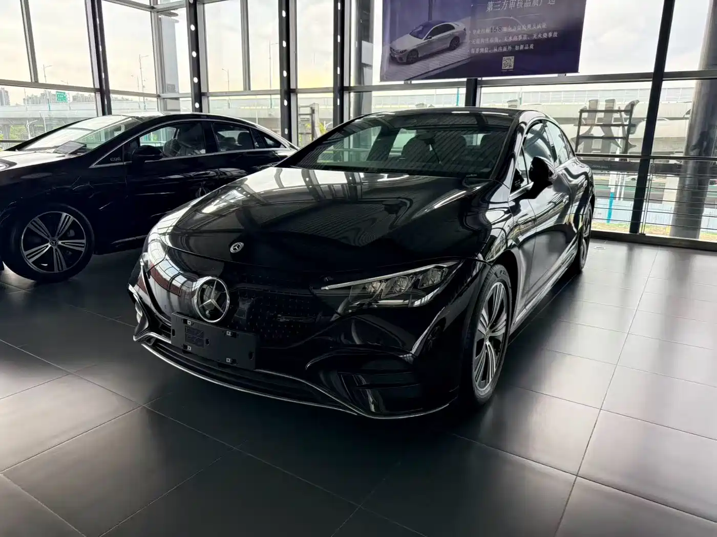Mercedes-Benz EQE 2025 500 4MATIC Pioneer