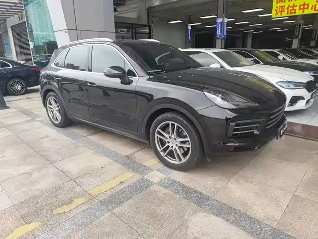 Porsche Cayenne 2019 Cayenne 3.0T — фото 3