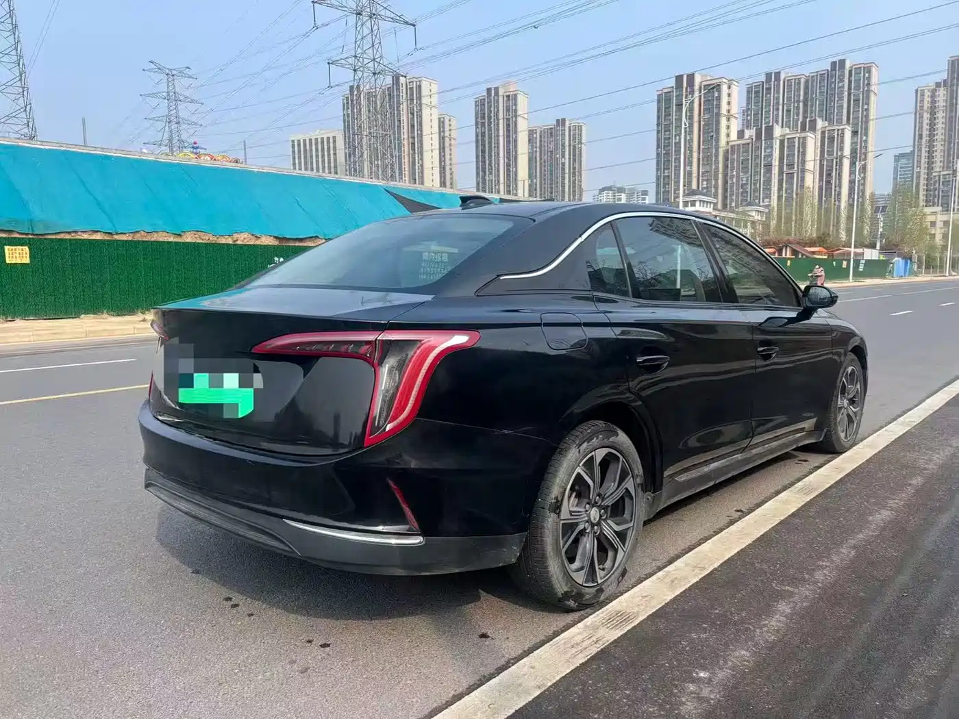 Hongqi HONGQI E QM5