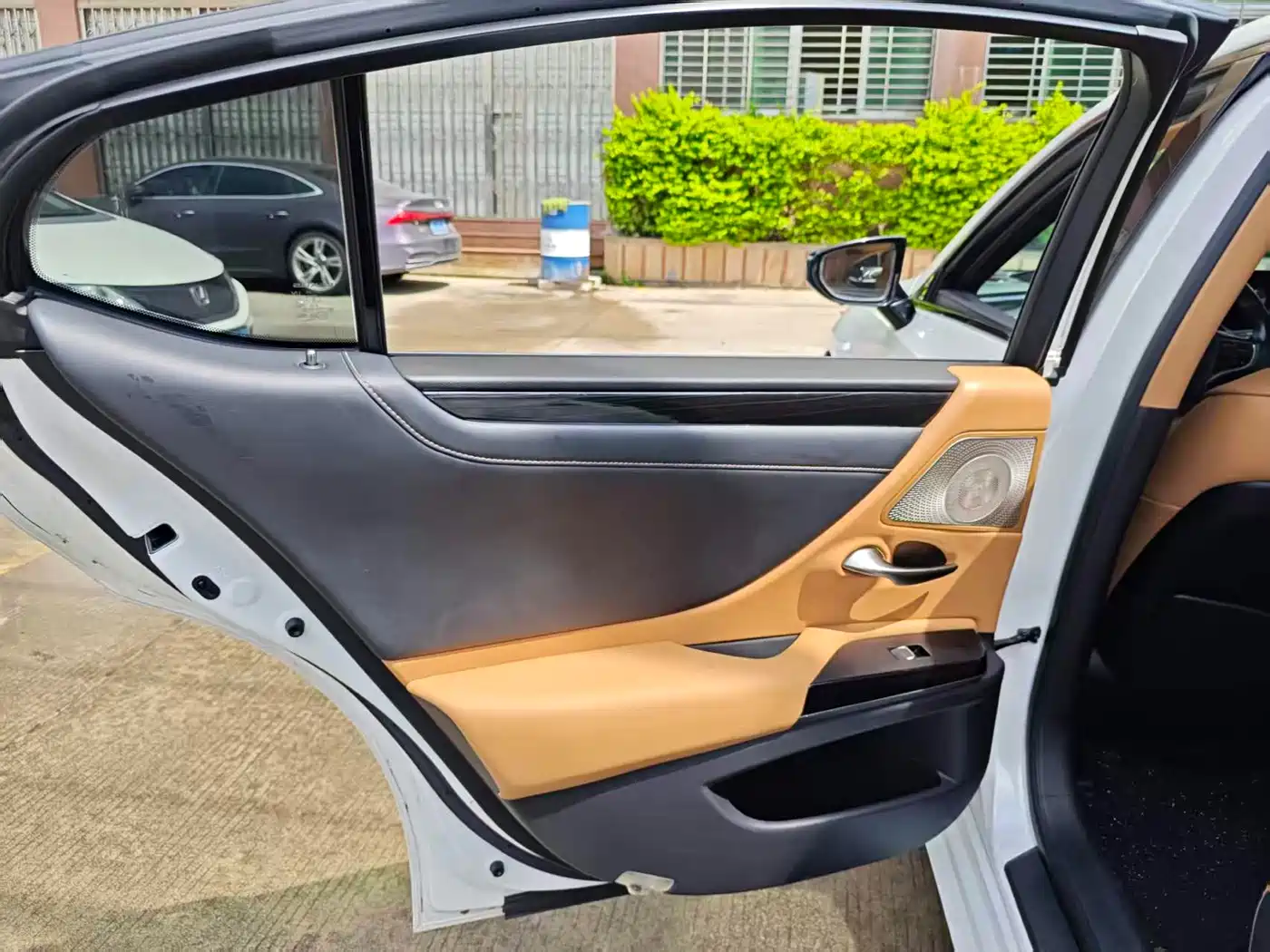 Lexus ES 2021 200 Excellence Edition фото 25
