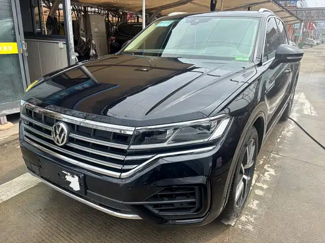 VOLKSWAGEN TOUAREG