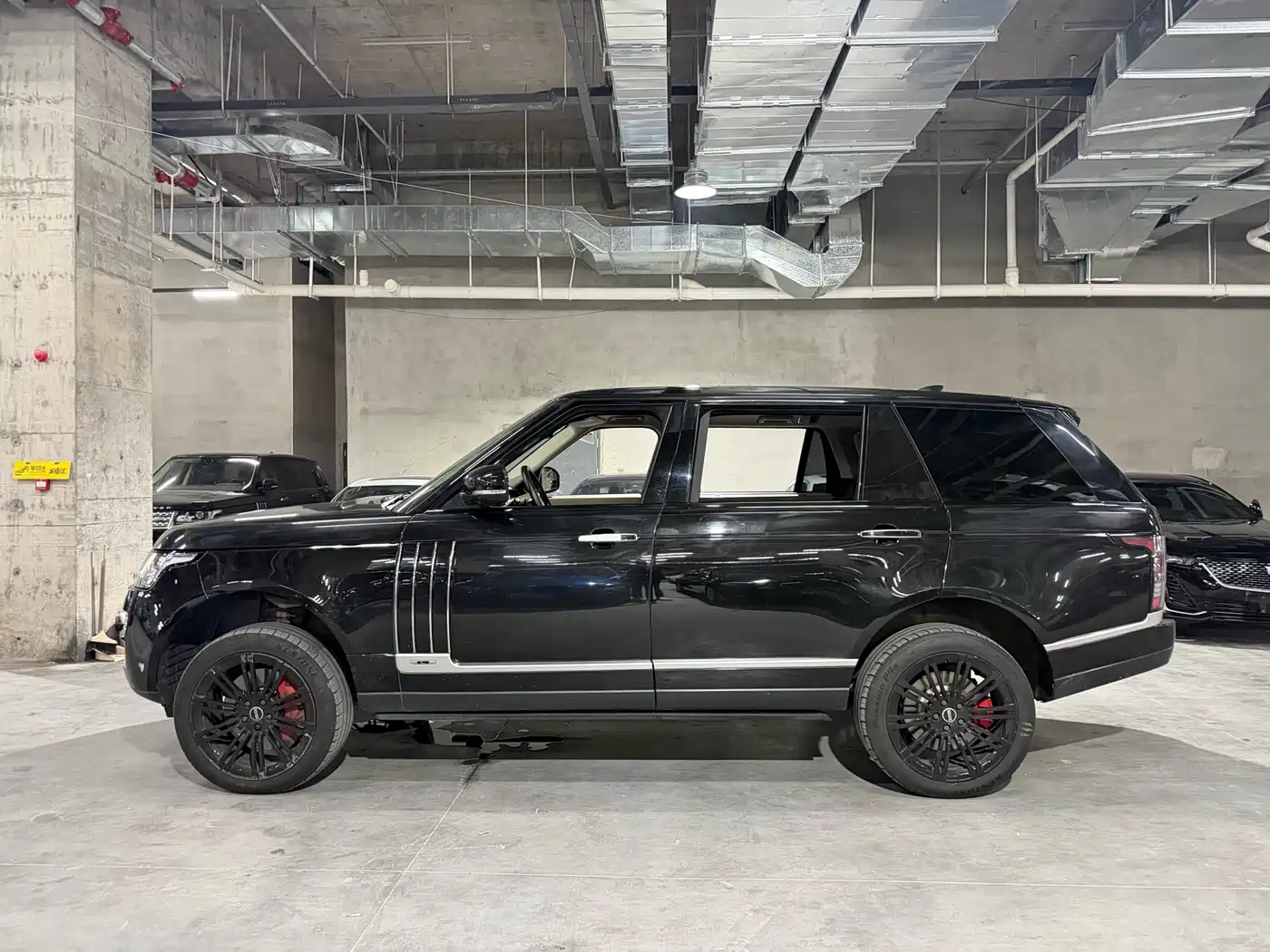 Photo 2 - Land Rover Range Rover