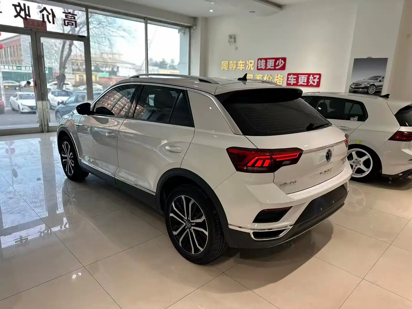 Volkswagen T-ROC 2021 280TSI DSG 2WD Comfort Smart Connect 30th Anniversary Edition фото 6