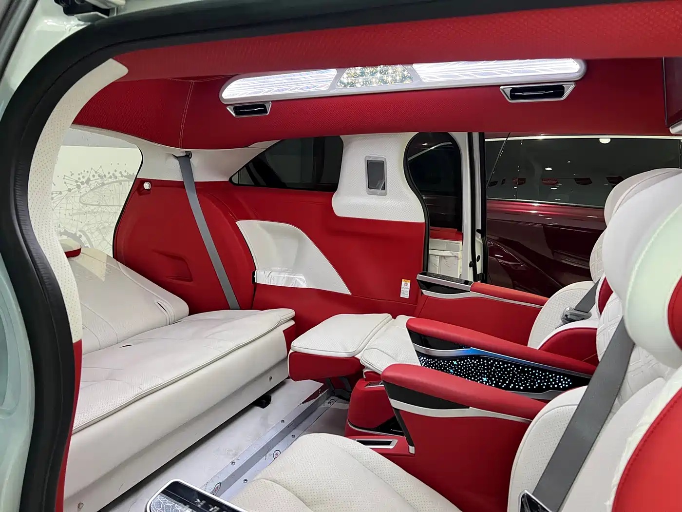 Toyota Sienna 2024 2.5L Hybrid Comfort Edition фото 13