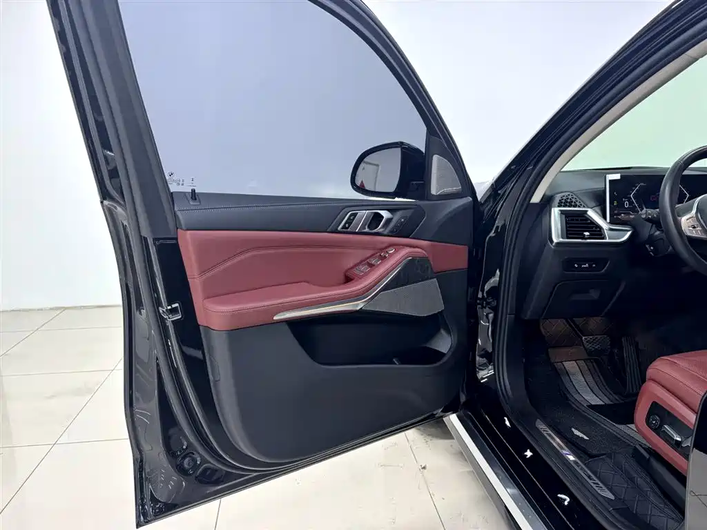 BMW X5 2023 xDrive 30Li Premium M Sport Package фото 8