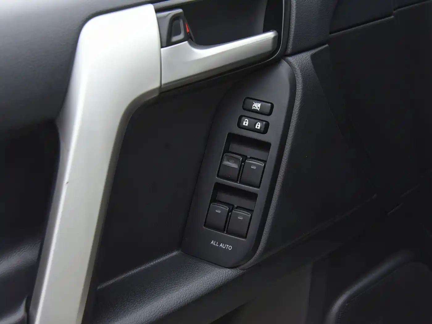 Toyota Prado 2018 3.5L Auto TX-L NAVI фото 8