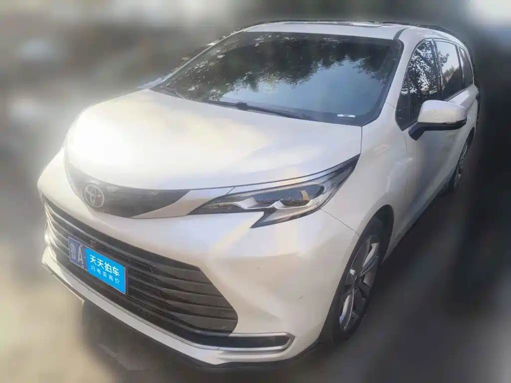 Toyota Sienna 2024 — пригон из Китая