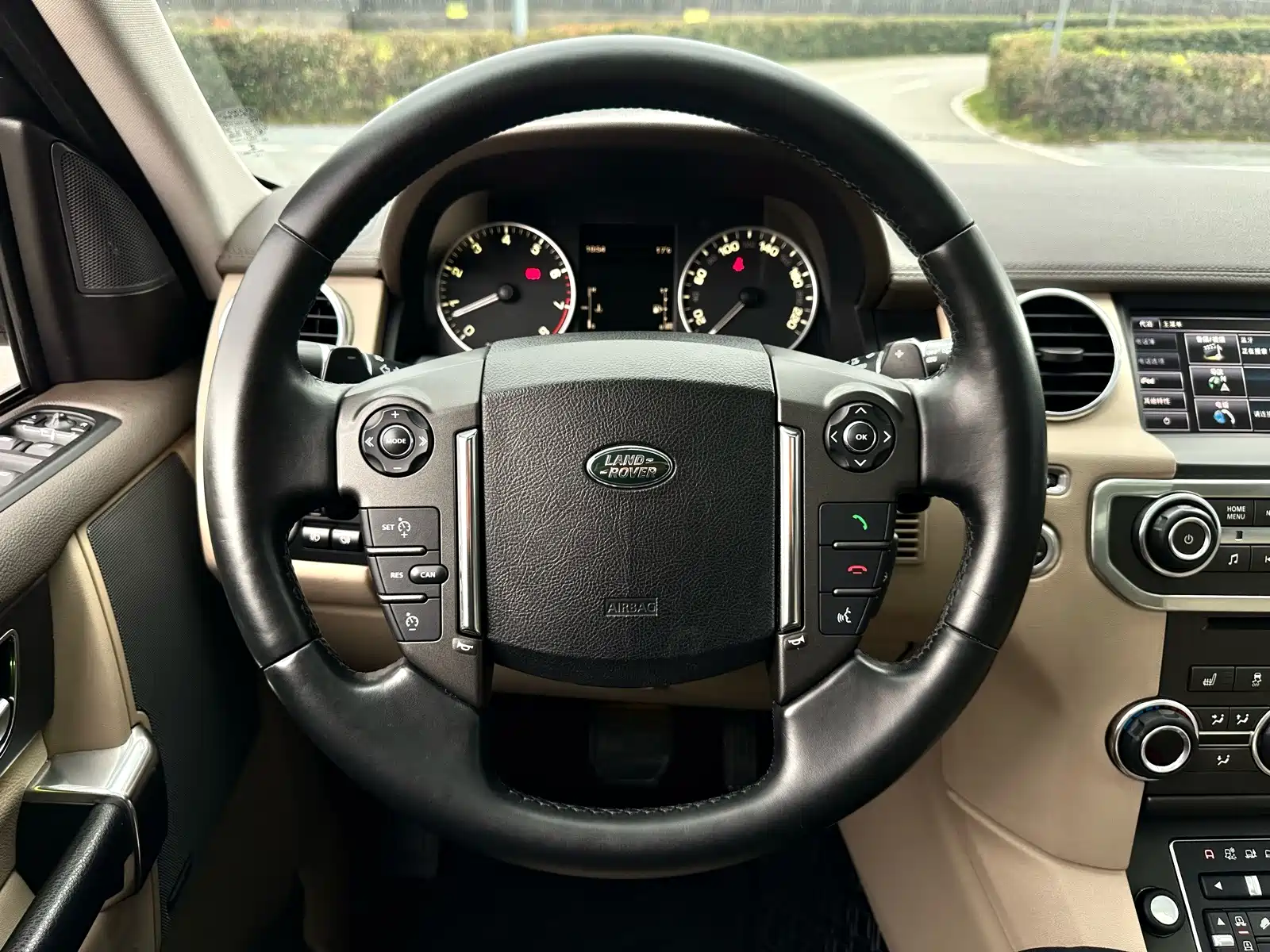 Фото 17 - Land Rover Discovery