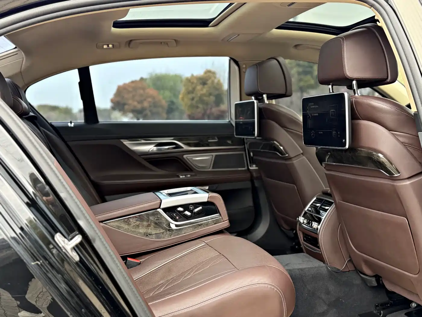 BMW 7 Series 2016 730Li Luxury фото 14